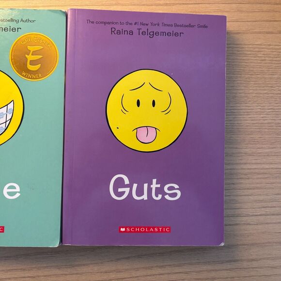 Raima Telgemeier Guts and Smile Paperback Book Set of 2 - Picture 3 of 4